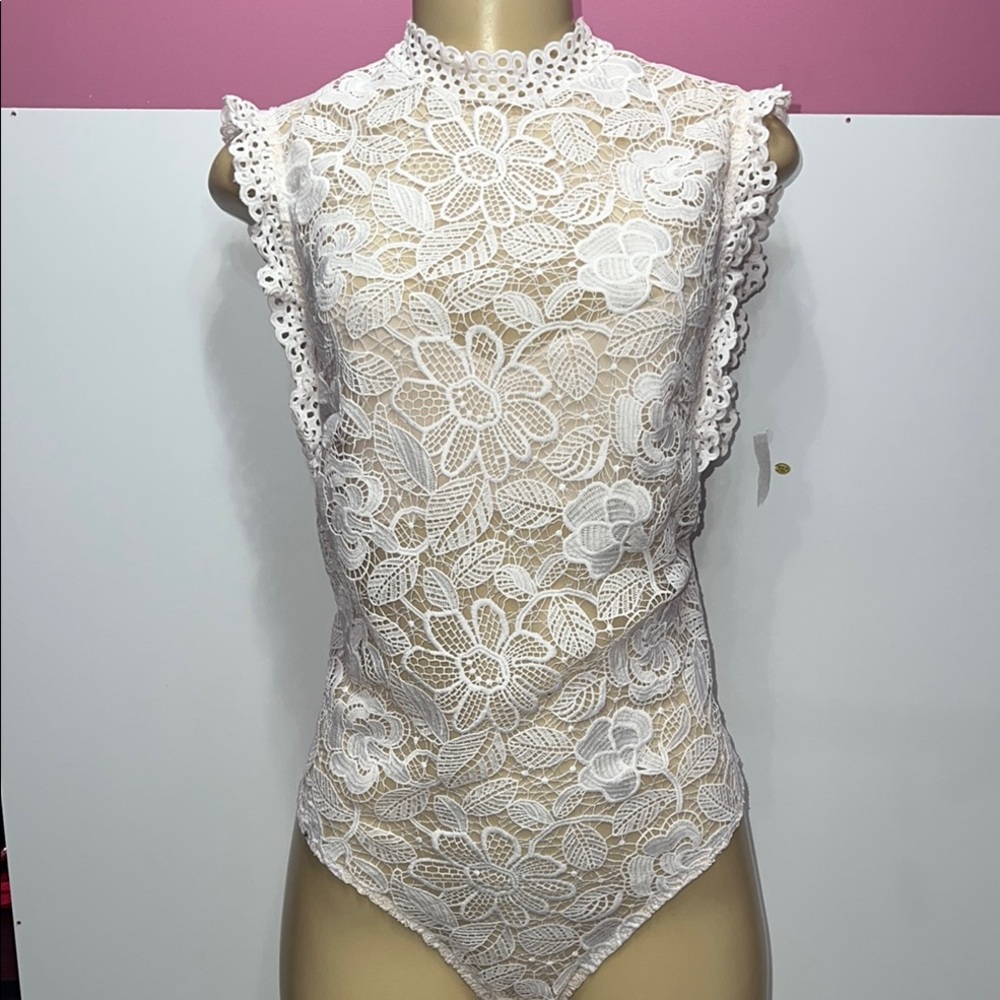 Victoria's Secret‎ White Ruffled Bodysuit with Mandarin Collar zs M